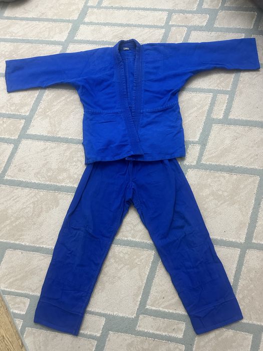 Продается кимоно для дзюдо , рост 145