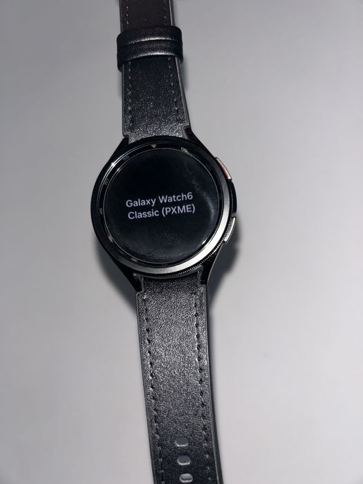 Samsung Galaxy Watch6 Classic 47 mm Bluetooth SM-R960 + Încărcător