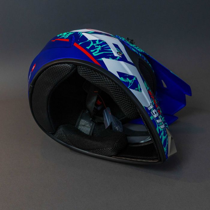 Каска с очила за ел. тротинетка , велосипед , мотокрос