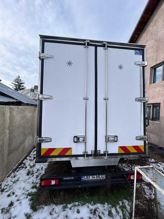 IVECO DAILY 70C16H 3.0 Diesel – BOX IZOTERM 5.2m – DOAR 300 KM (Nouă, 2023)