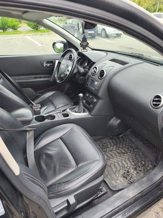 Nissan Qashqai – îngrijit, practic și plăcut la condus