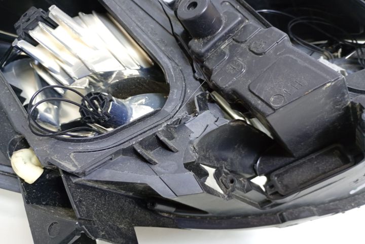 Far stanga defect cu sticla intacta 9808567780 Citroen Jumpy  seria