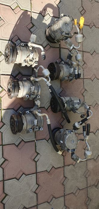 Компрессор кондиционера на Лексус RX300.