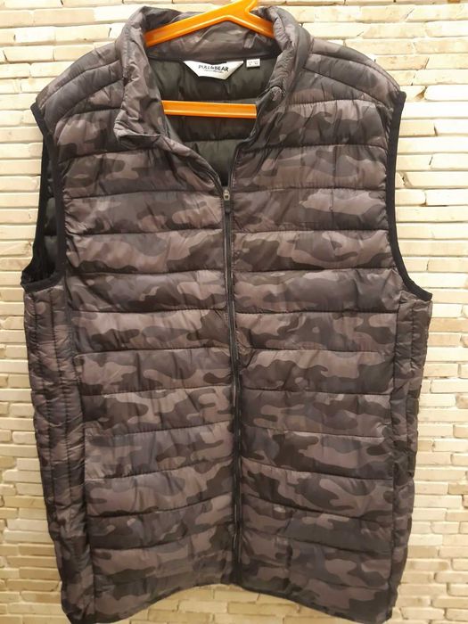 Нов  елек Pull and Bear  за тийнейджър размер L