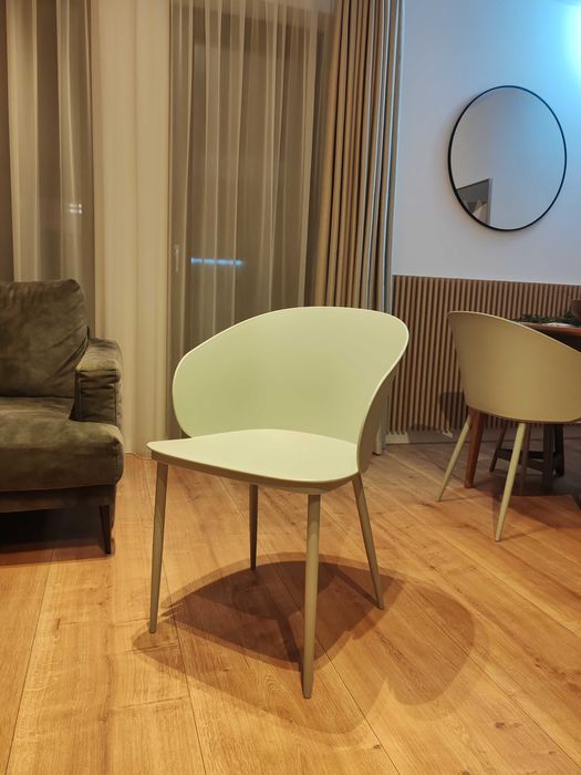 Scaun dining verde din plastic Gigi Quiet Object