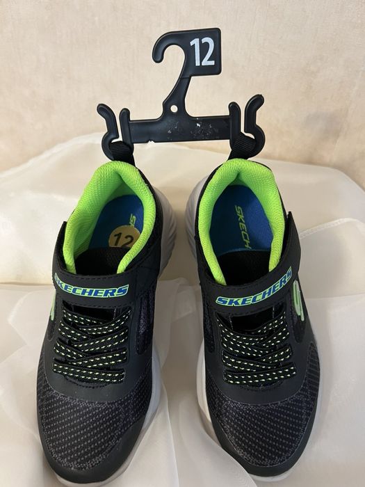 Обувки за момче  SKECHERS 29 номер