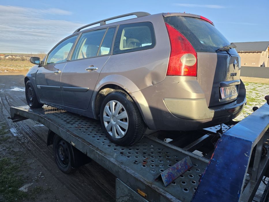 Dezmembrez Renault Megane 2 1.9 dci