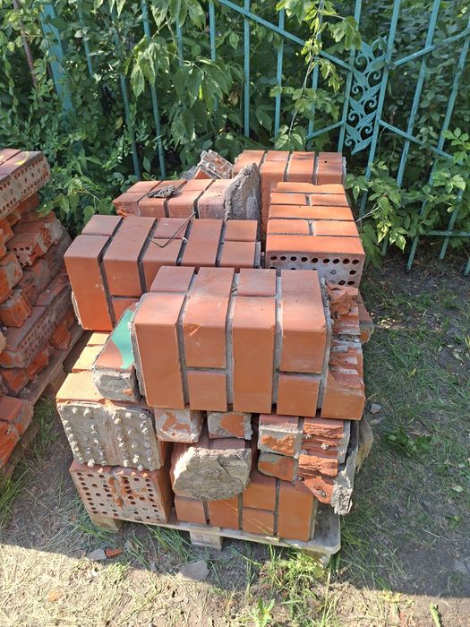 Красный кирпич б/у