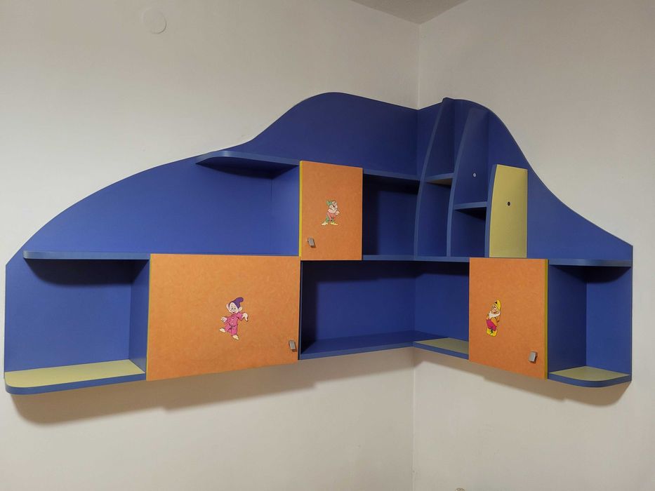 Голяма детска ъглова етажерка