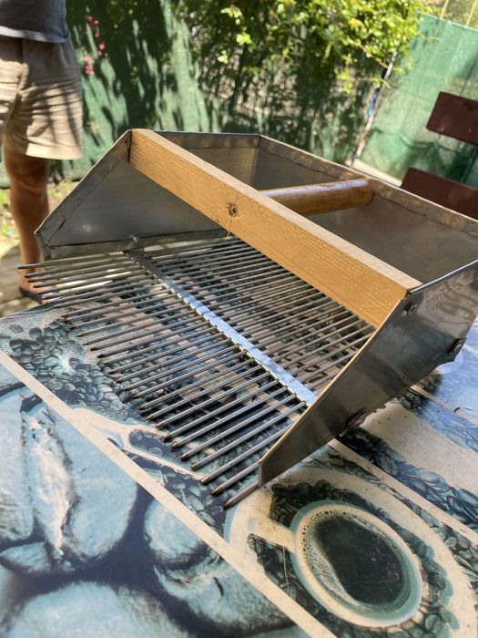 Pieptene afine  din sirma si tabla zincata