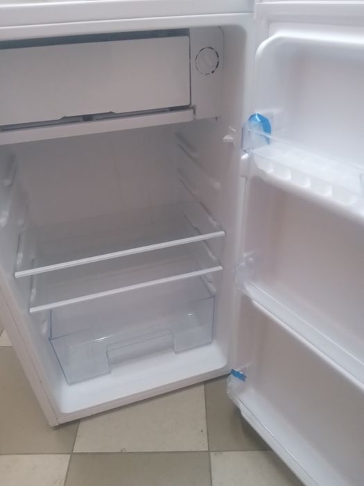 Продам маленький холодильник