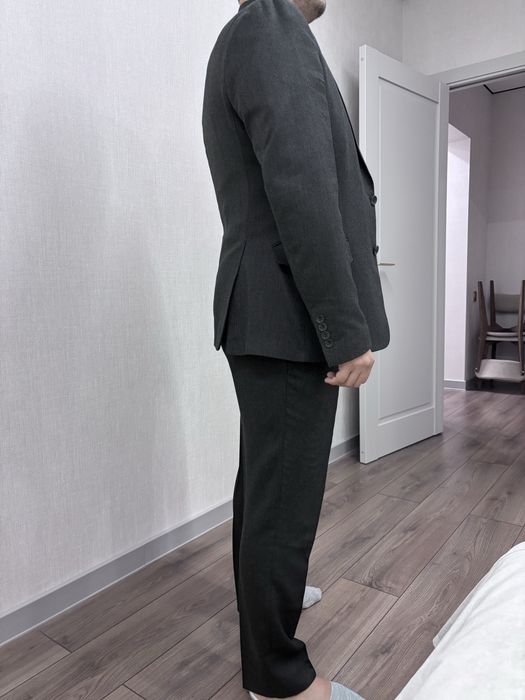 Продам классический костюм