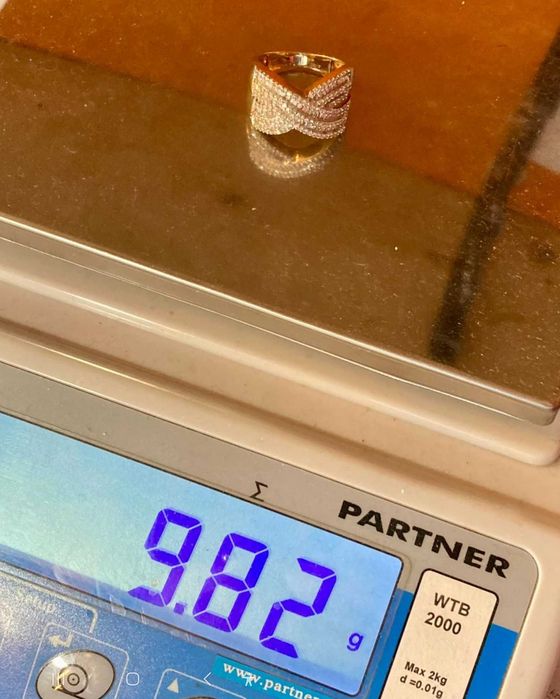 Inel superb din aur galben/alb 14 k+ 220 briliante/ baghete total 2ct