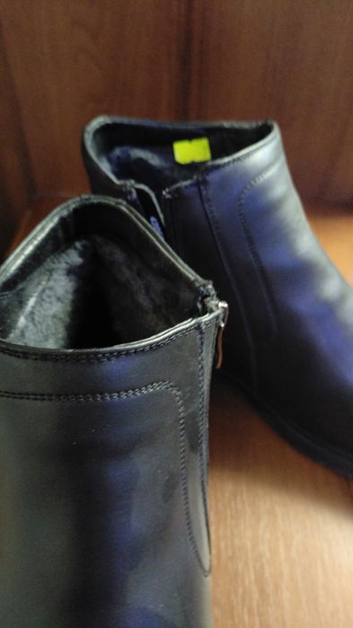 Продам полусапожки новыи