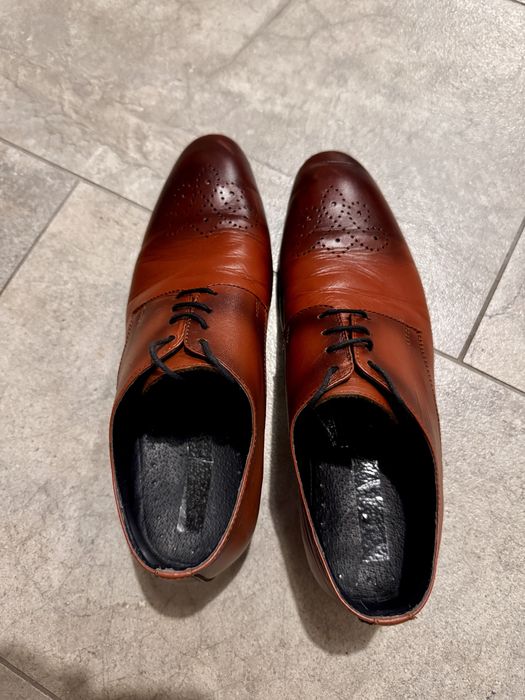 Pantofi din piele maro