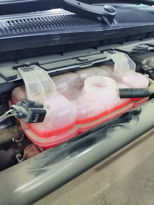 Замена редукторных масел и доливка антифриза на Zeekr 001