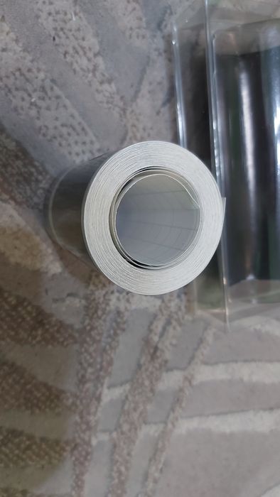 Продавам лепяща лента за кола