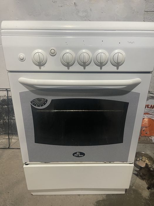 Продам газовую плиту