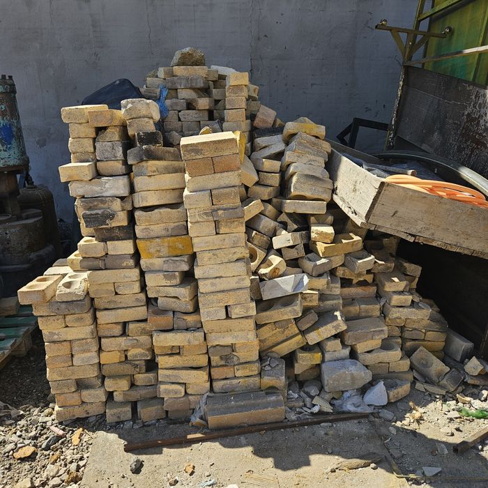 Продам кирпич срочно