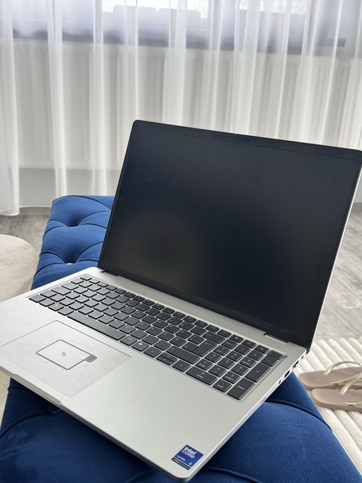 Vând laptop Dell