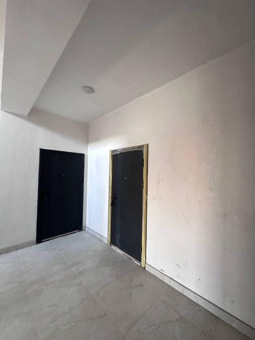 СРОЧНО! 
ПРОДАЁТСЯ 2/5/9 квартира в Новостройке 
Юнусабад 15 квартал