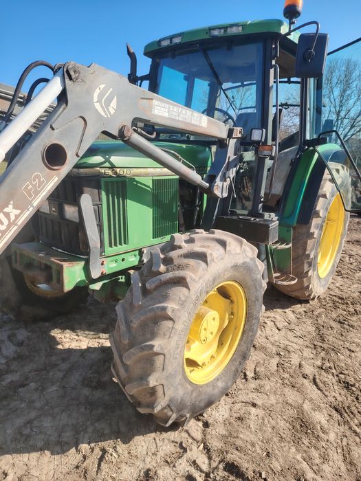 Tractor John Deere 6300 cu încărcător frontal