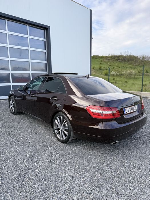 Mercedes-Benz E350  (W212)  3.0 V6  265 CP   2010