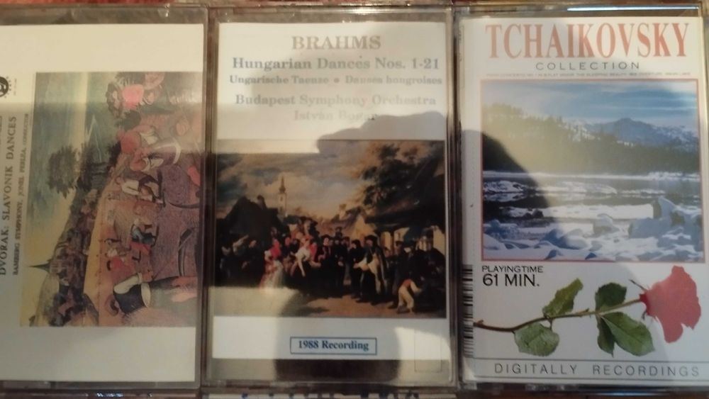 Касети с различна музика