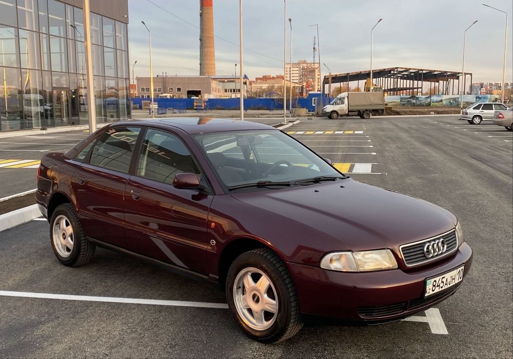 Audi A4, B5.