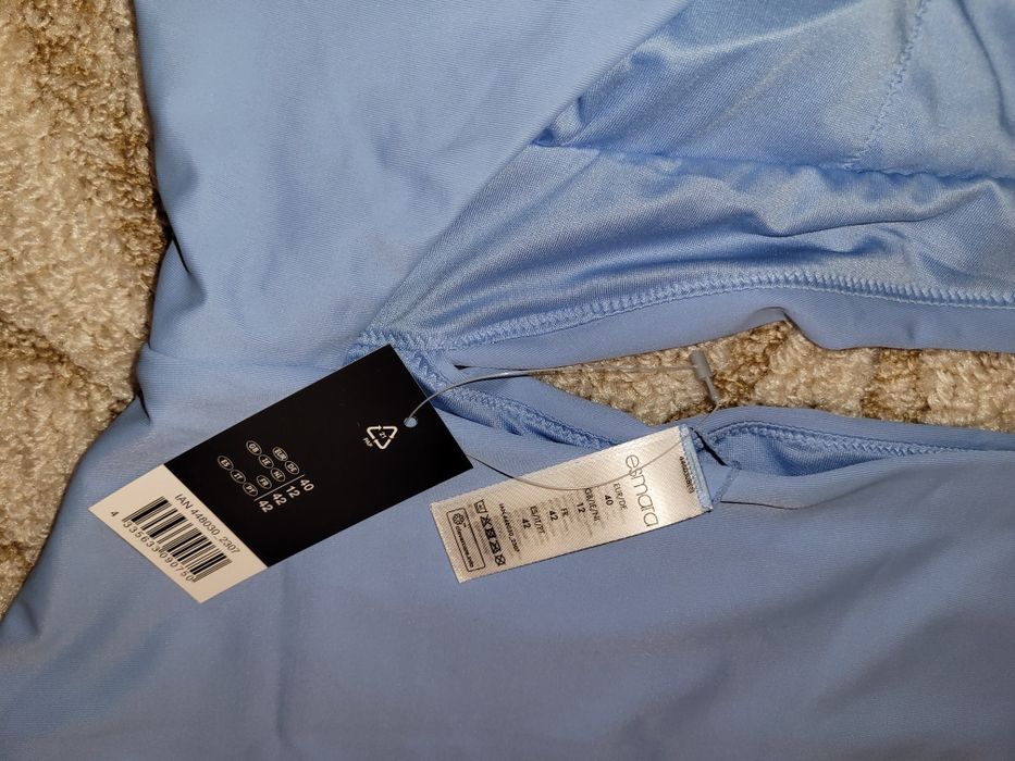 Costum de baie întreg, cu decupaj