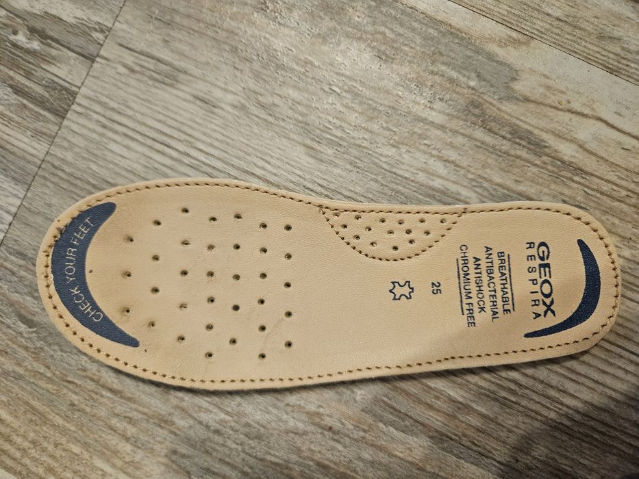 Детски обувки Geox 25 номер