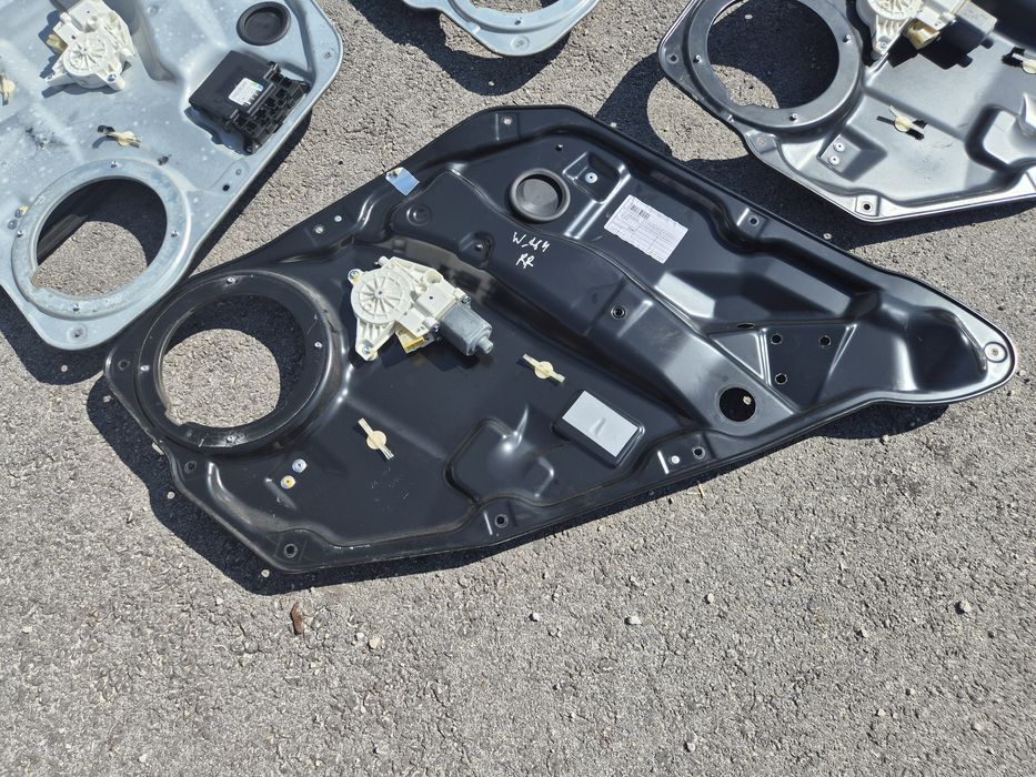 Стъклоповдигач Мерцедес ГЛ Х164 МЛ W164 Mercedes GL ML стъкло