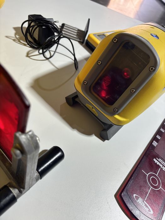Spectra dg 613 nivela laser canalizare topcon hilti