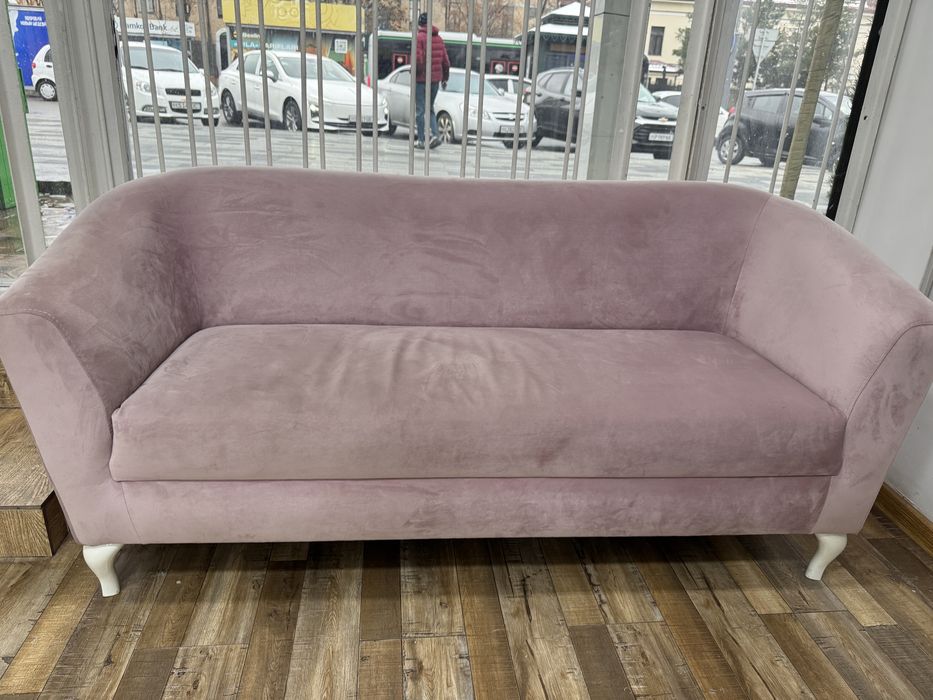 Диван б у в отличном состоянии