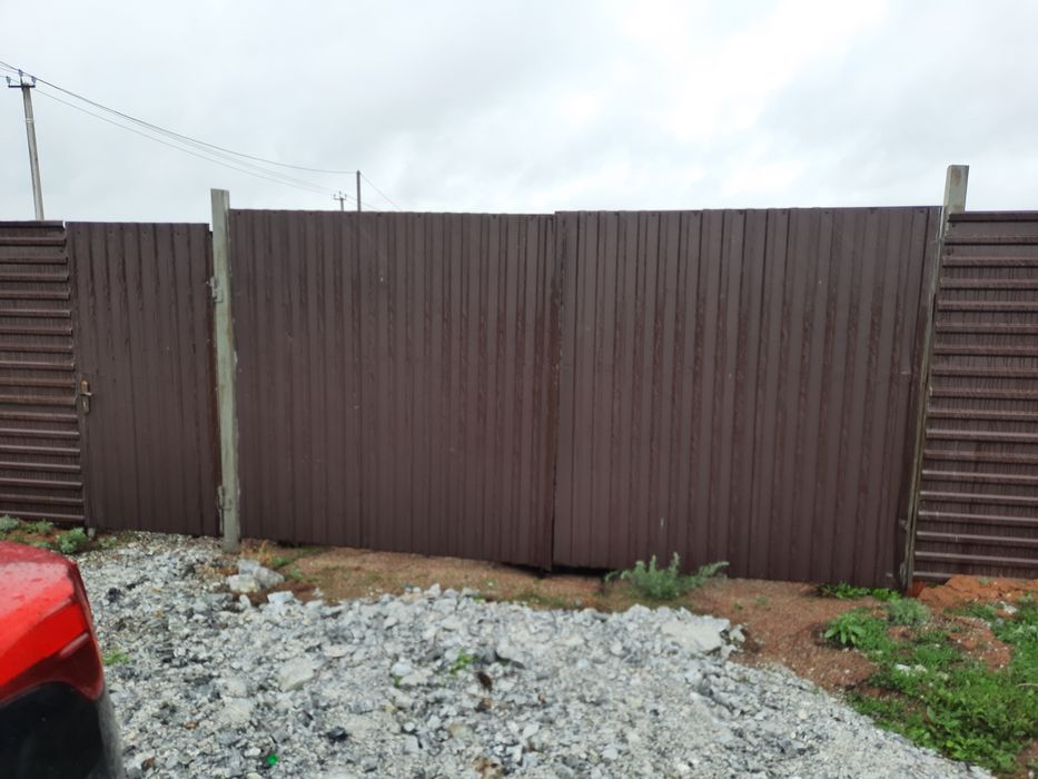 Земельный участок с постройкой