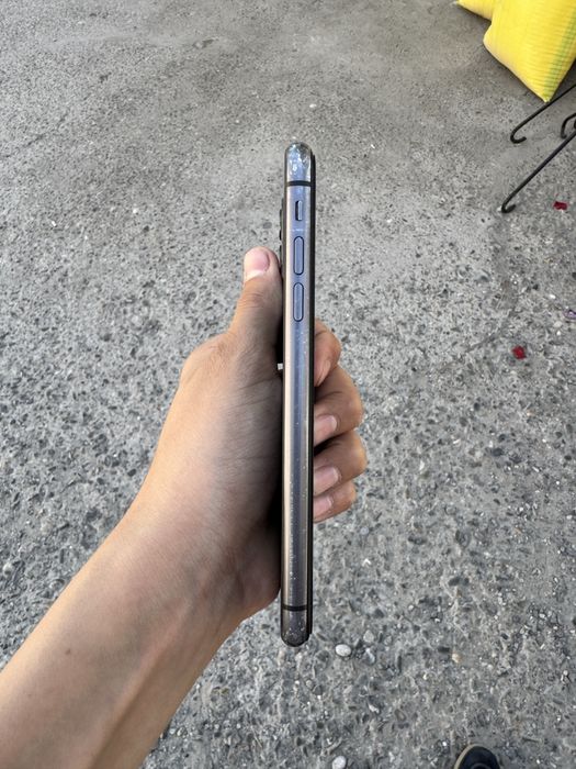 Iphone 11 black срочно!