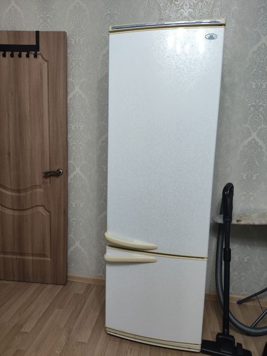 Продам холодильник