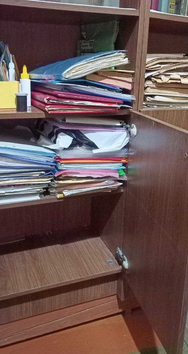 Продаю Б/У книжные шкафы