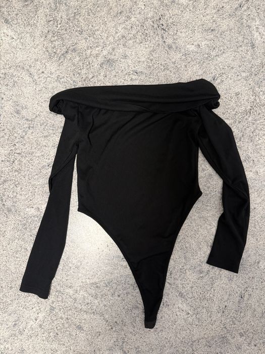 Дамски тениски и дънки