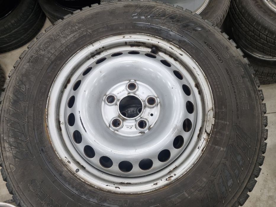 Jante otel Vw Amarok R16 anvelope iarna Nokian 205 R16 C