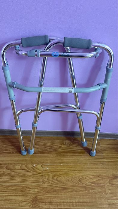 Продам ходунки новые