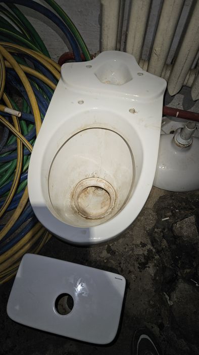Продаётся унитаз