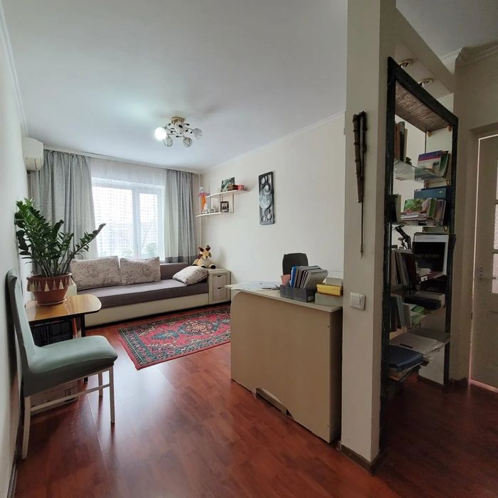 Продам 2 комн.район 1000 мелочей!