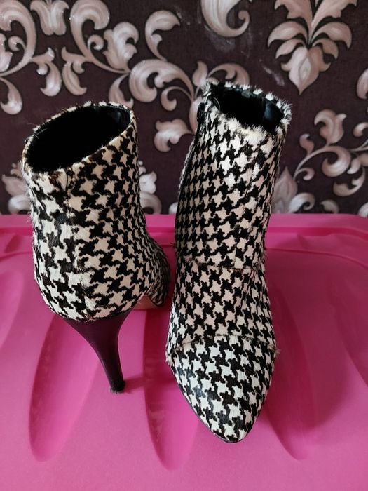 Женские ботинки-туфли на шпилке