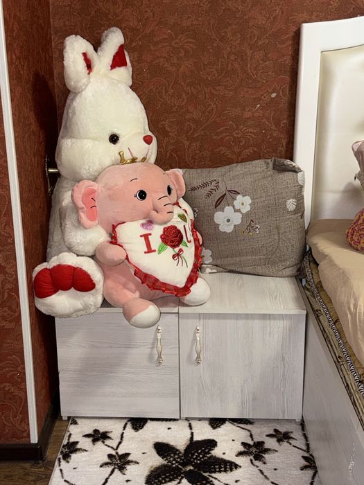 Двухспальная кровать,камод