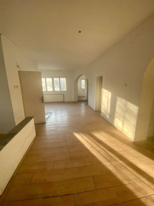 Vând casă în zona gării