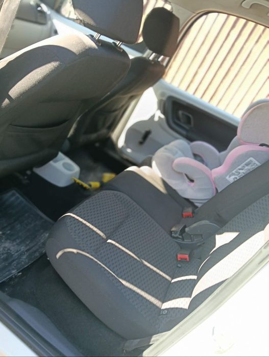 Vând Skoda roomster