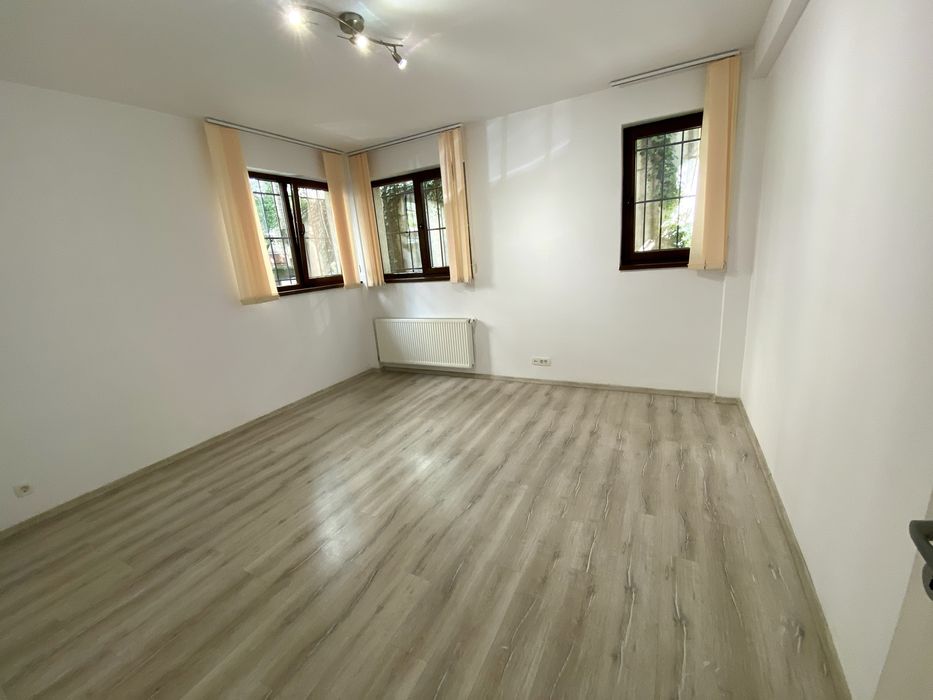 Inchiriez Apartament 2 Camere Gorjului