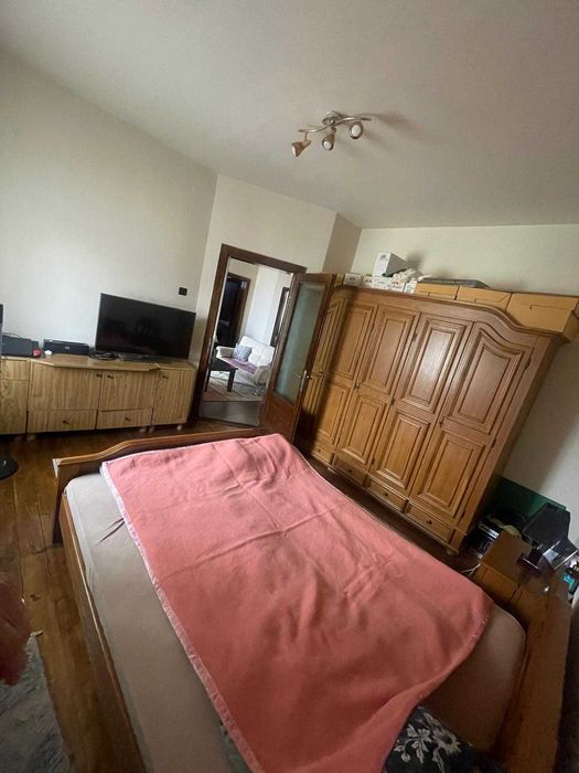 Apartament 3 camere, loc parcare in curte, spatiu verde,P-ta Izvoare.