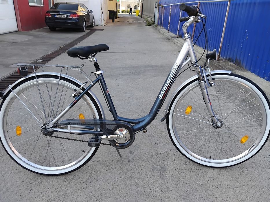 Vând bicicleta din aluminiu pentru damă